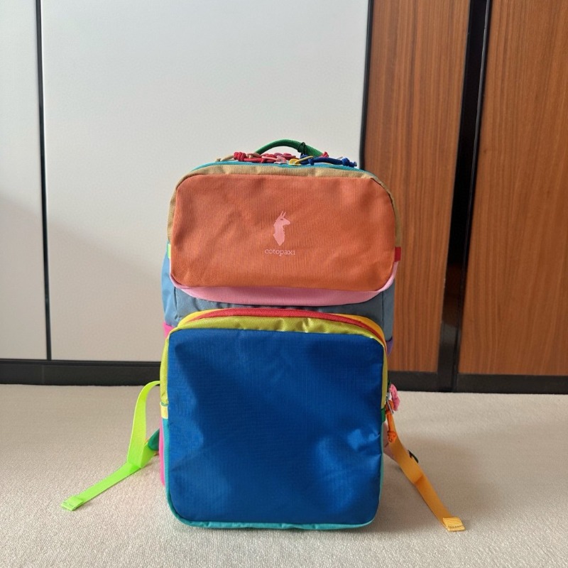 Mochila Color Block Dopamine,  - Outdoor Adventure Trips reseña y precio